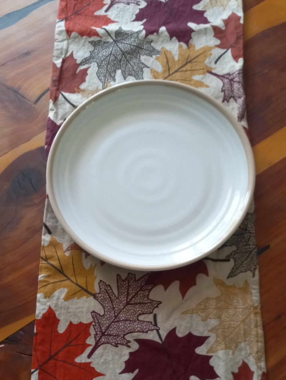 International Tableworks Serving Plate - White Maple Pattern YM001
